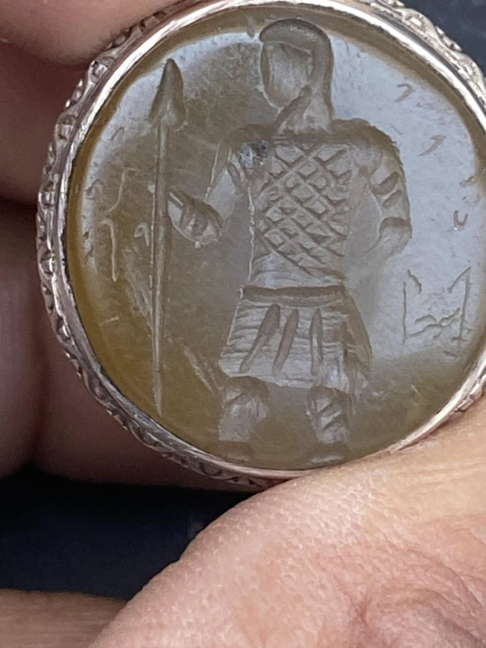 متاح البيع عنوان بغداد م الصد ***********
