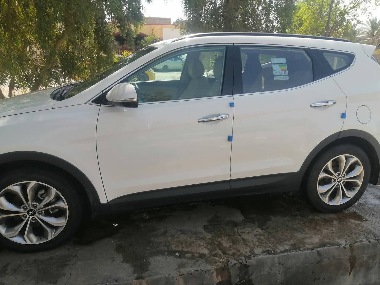 السلام عليكم للبيع سنتافيه خليجي مديل 2016 مكينه 3300 السياره 7راكب
 السعر 165 وبيه مجال ...(***********)
