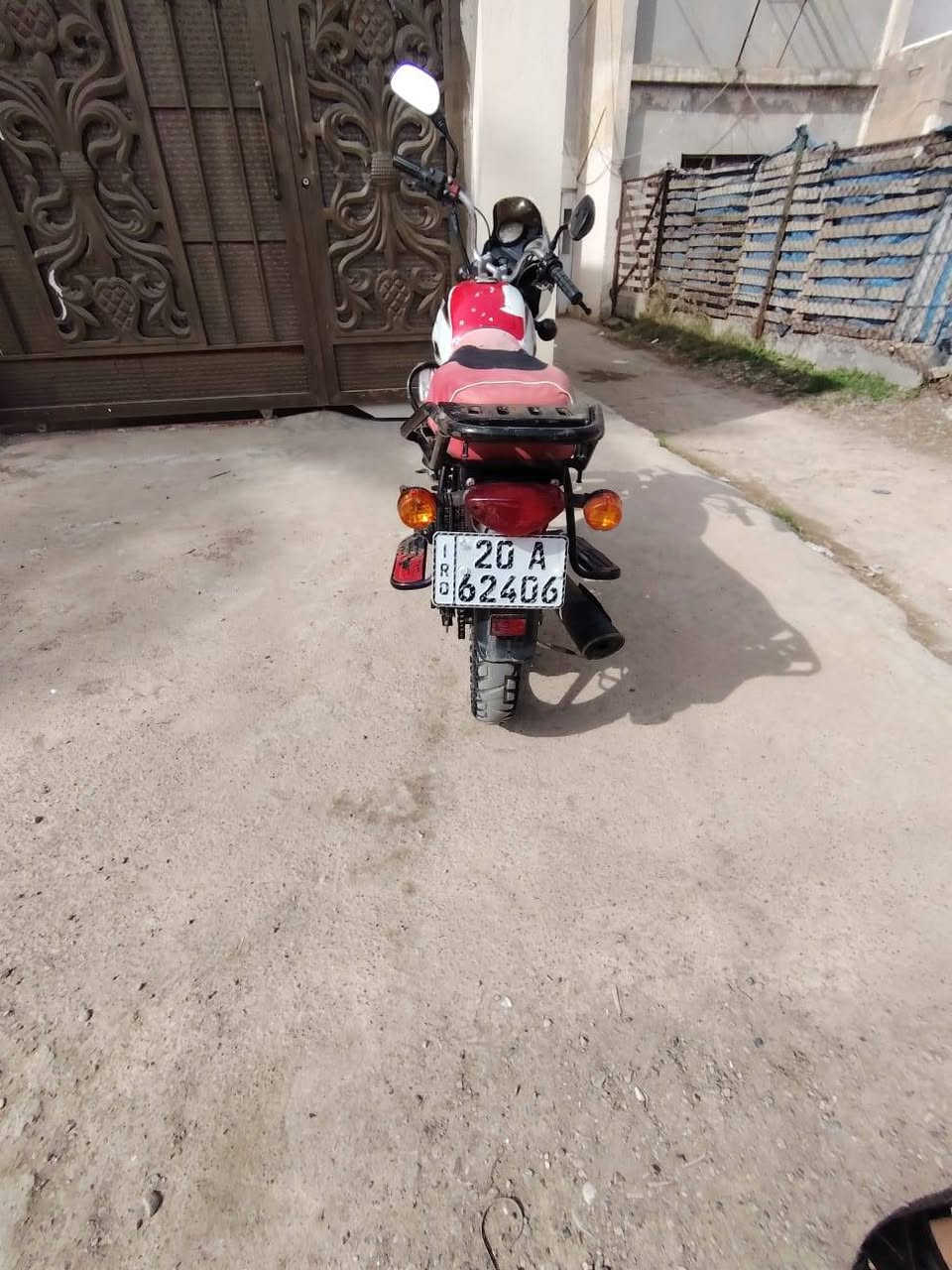 دراجة بوكسر محور محركها سيفان 2025بعدة جديد والدرجة 2021 مرقمة بسمي تحويل نفس اليوم  مكاني ديالى الخالص ***********
