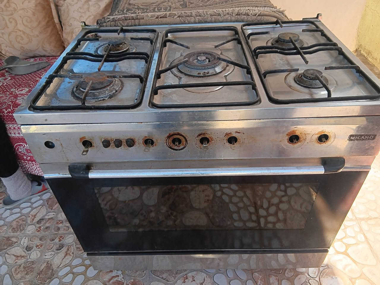 يوجد غساله + طباخ للبيع
غساله ١٠٠ وبيها مجال وطباخ ٥٠ وبي مجال مكان حمدانيه اتصل ***********
