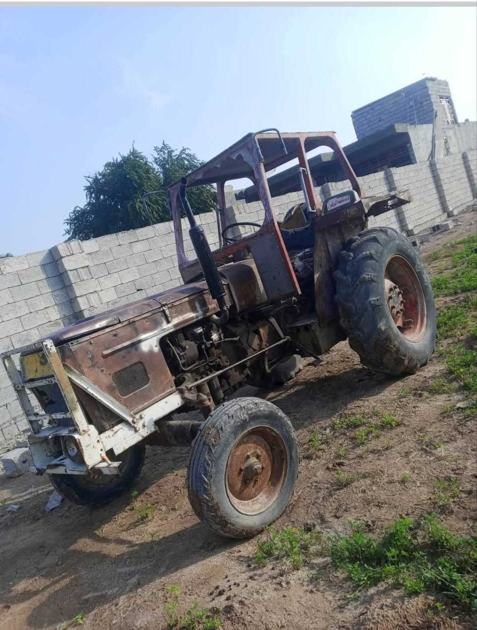 عنتر للبيع نضيف رقام وسنويه رقم بغداد بس بدون تحويل سعر مليونين 200 مكان خان بنى سعد ***********
