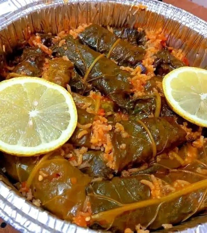 دولمه لحم بعجين فطاير ذني شغل بيت 🥺😋***********
جدر دولمه صغير ب5الاف
جدر دولمه وسط ب10الاف
جدر دولمه كبير ب15الاف
فطاير بل دجاج 8قطع ب5الاف
لحم بعجين 8قطع ب5الاف
@إشارة متابعين
