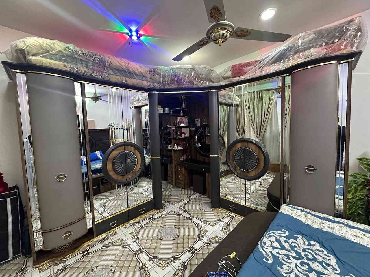 بيع مستعجل مستعجل جدا
اغرفه تركي للبيع كلش نضيفه وضخمه وتصميمه يختلف كلش حلوه ونازكه  سعره مليون و 700وبيه مجال ماخذينه ب 4 ملاين   المكان طويريج ام الهوه ***********
