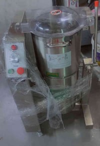 خلاط حمص قلاب مستخدم كلش قليل وصل الشراء موجود وكارت الضمان هم موجود م...