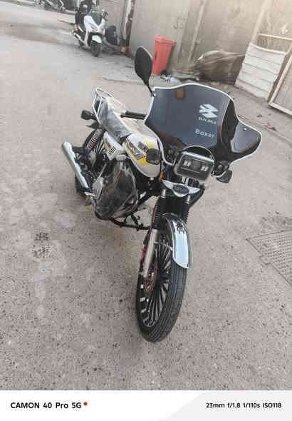 سلام عليكم 
دراجه إيراني سونك 5كير موديل 2025 بل شهر 9 دراجه جديده كلش ماشيه 4تالاف بس دراجه مكينه 200سي سي 
دراجه ناقصه بس مرايه تك و ستان بل نص بس 

مكان بغداد بلديات بشارع ١٥
السعر ٨٠٠ رقمي ***********
