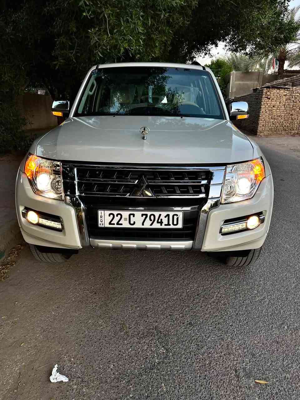 السلام عليكم

ميتسوبيشي باجيرو gls 2022 وارد خليجي  العلامة الذهبية اصل
 -محرك 6سلندر 3.0L 
-كلين تايتل بيهة خدوش بسيطة مثل ما موضح 
-الممشة 44 الف كيلو حقيقي
-  فول مواصفات عدا الدمام والكشن الكهرباء( فتحة سقف رادارات خلفية كامرة خلفية رادار امامي  وشاشة،تحكم ستيرن، كشنات جلد ،مثبت سرعة  ، اوامر صوتية ،انارة ترحيبية انارة زينون تلقائية  تبريد تلقائي + منفصل اربع قطع امامي و اربعة خلفي ، لد نهاري ، كشافات ضباب امامي و خلفي ، ثلاجة، مري شفط ،7 راكب) .
-  (السبير مطاخ الكاع من طلعت من الوكاله) 
 الشراي يتصل على الرقم ويدلل *********** ما متواجد بالتواصل .مكان السيارة بالسماوة (بيع فقط).
