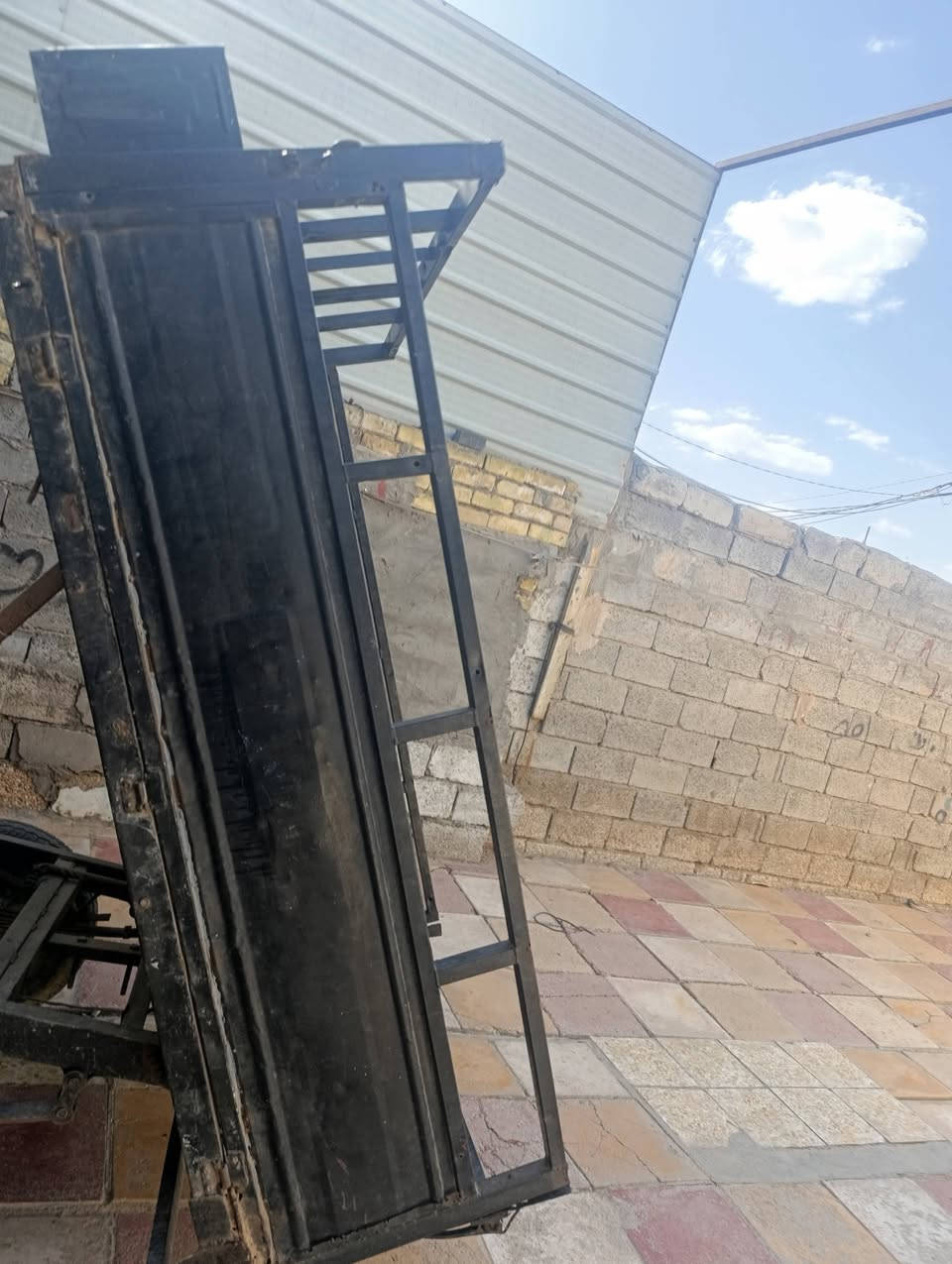بدي للبيع 150وبي مجال
***********

