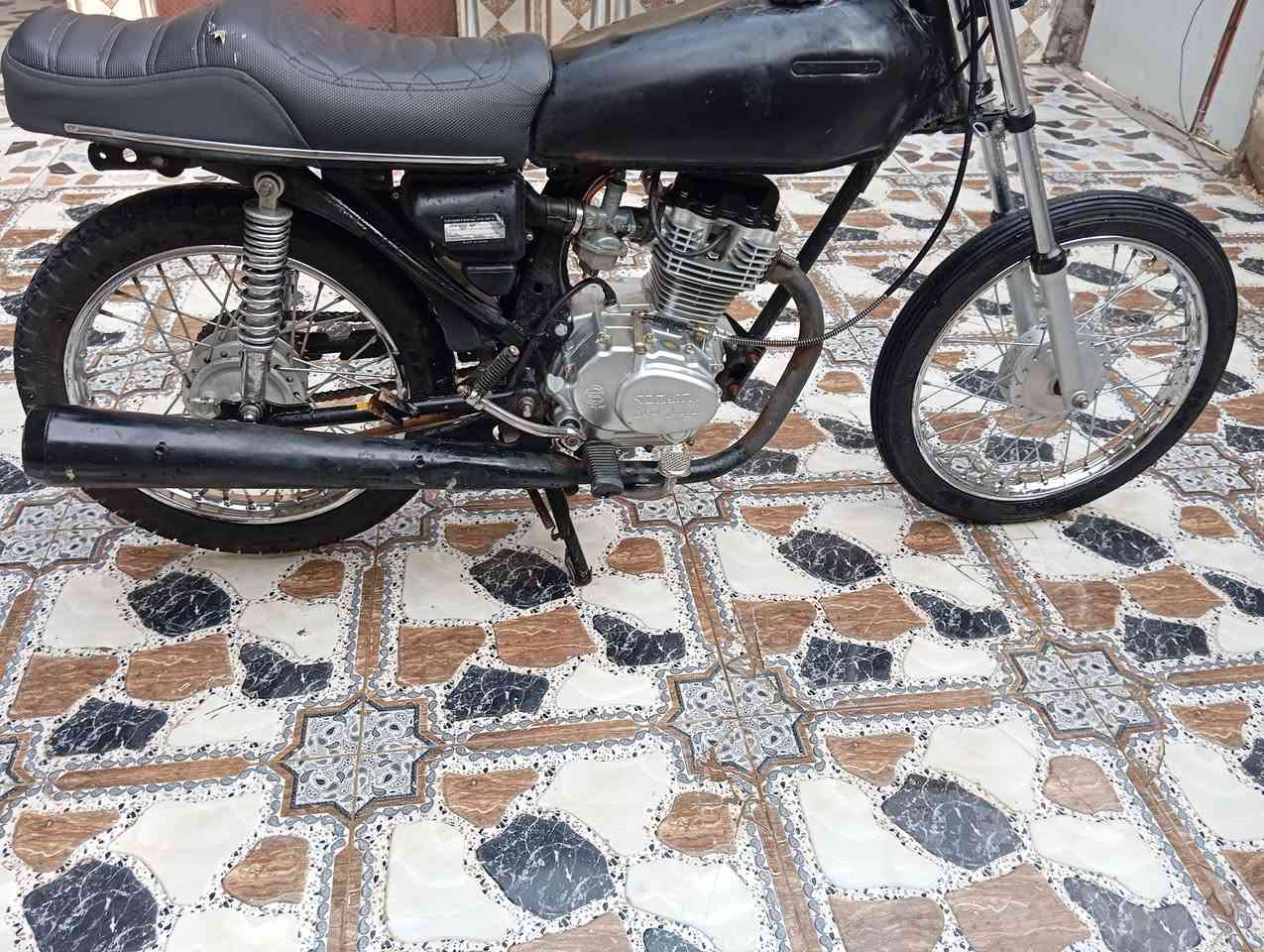 ***********
للبيع 600 وبيها مجال قليل
