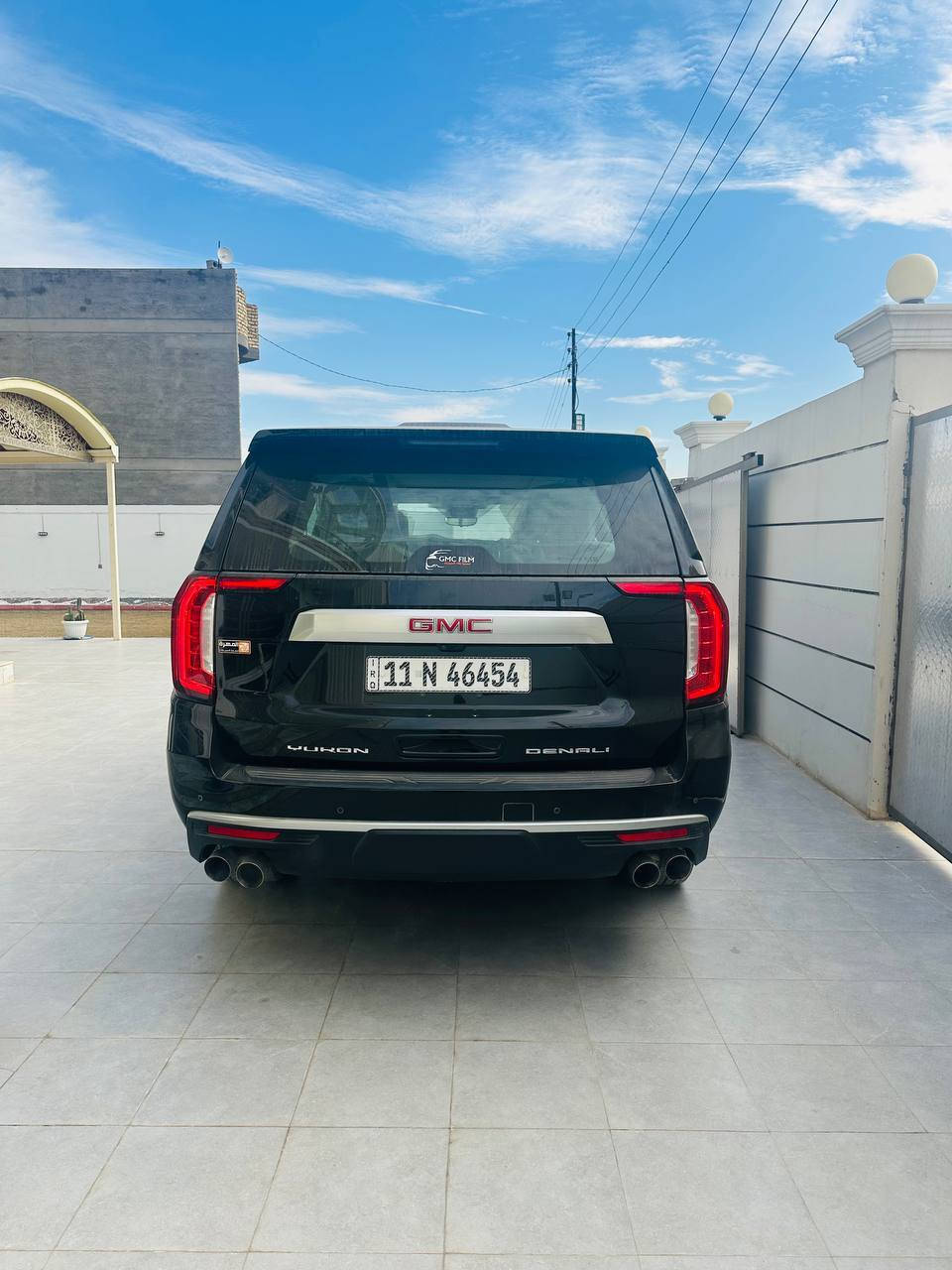 سلا عليكم البيع جمسي دنالي موديل 2023  مكفولة كفالة عامه حته من شخط  ماشيه 23  مغلفه بي اف اصلي رقم بغداد بسمي شخصين  سياره فول مايحتاج ذكر مواصفات مكان سياره بغداد تاجي رقم الجوال ***********
