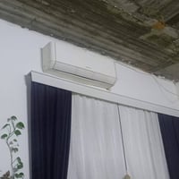 سبلت • لابتوب • طاولة طعام ٦ كراسي