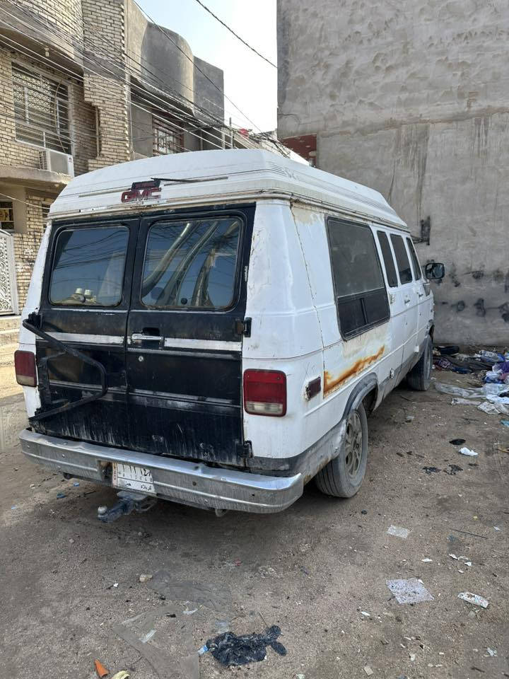 جي ام سي موديل 93 محرك في في تي 3000 كير عادي مكفوله من الحادث رقم كربلاء شغالة وداخلها كله بلاد غرفتها كشنات قلاب وكله على البلاد للبيع السعر 35 للاتصال ***********
