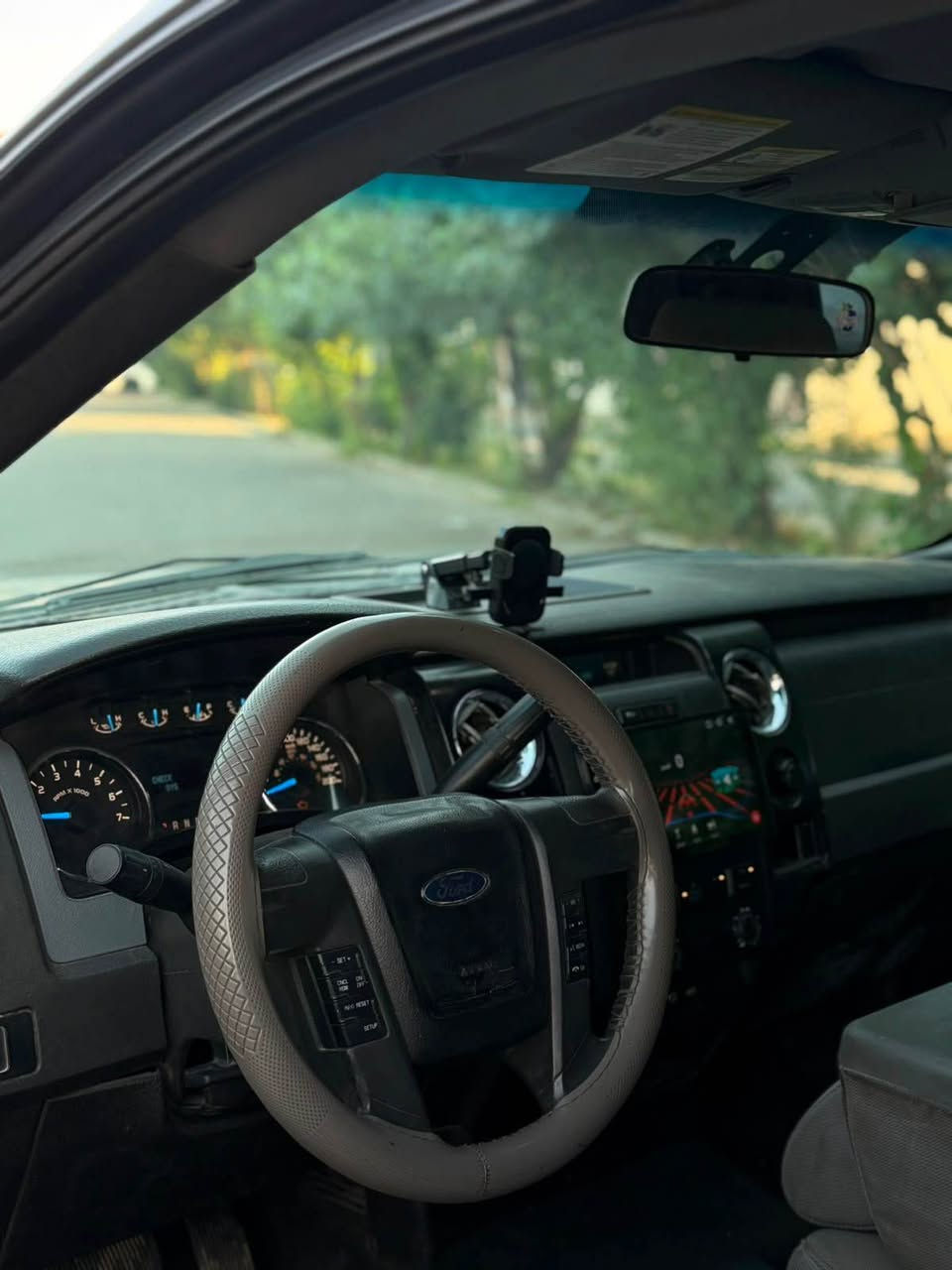 سلام عليكم فورد f150 للبيع فقط 2013 سياره 6 سلندر 
عليها 25 $ ورقه غرامه تنزل من السعر 5قطع صبغ بدون دواخل  تبريد شغال سياره جاهزه مكان سياره دهوك  سعر 125$
***********
*********** دهوك, العراق
