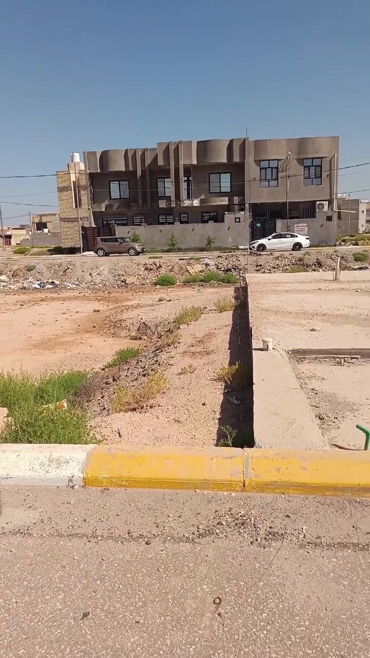 قطعة أرض ١٠٠ كربلاء عامود ١٤٧ مجمع السيده رقيه ***********
