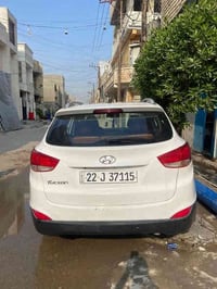 توسان موديل 15 سياره جديده نضيفه مال جناي بيها جنطه وبنيد بس صبغ فقط س...