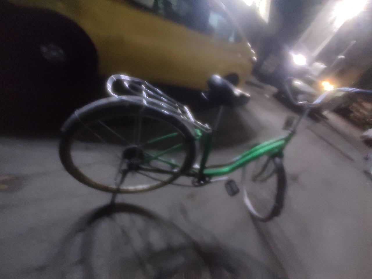 بايسكل درجه اولى
نقص فقط صجم مال زنجيل
تايرات جدد الستاند من الشركه 
السعر 35وبي مجال 
للاستفسار بل خاص


**إذا كنت صاحب هذا الإعلان وتريد حذفه لأي سبب، رجاءا أرسل رسالة إلى الدعم الفني**