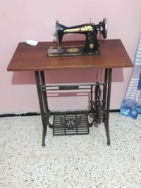 ماشينة خياطة • بيفي • طاولة ست كراسي