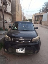 كيا سول موديل 2015  نضيفه  ماشيه ٦٨  المحرك كلش حلو ١٦٠٠  السياره جاهز...