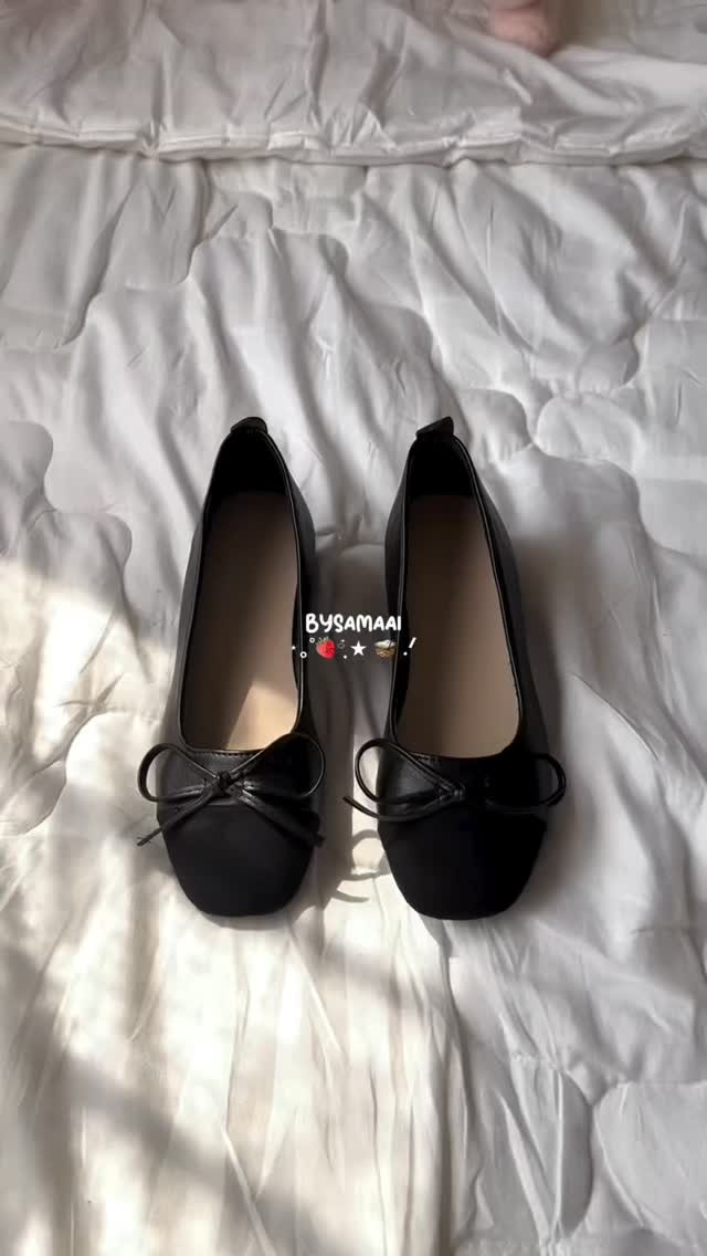 ✧･ﾟ: ✦ Flat Shoes ✦ :･ﾟ✧
حذاء فلات ✦
من الخلف جلد ومن الأمام قماش
خفيف ومريح للاستخدام اليومي
📏 القياسات: 37 / 38 
💰 السعر: 16,000 د.ع
📦 توصيل بغداد: 4,000
📦 باقي المحافظات: 6,000
📲 للحجز والاستفسار: *********** ✨
