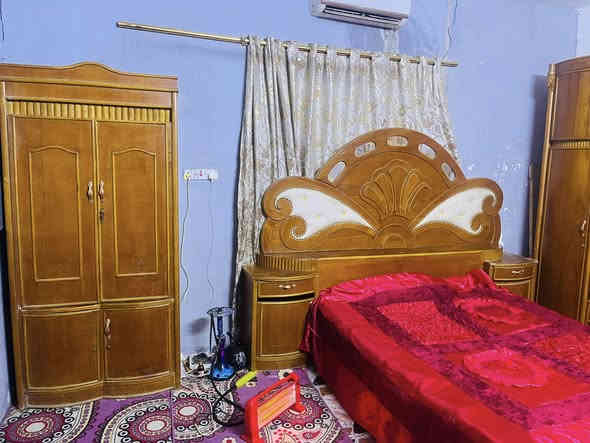 غرفة اخشاب للبيع سبع بيبان صاج اصلي سعره مليون وبيه مجال رقم تلفون *********** مكاني حجي عبد ثانيه
