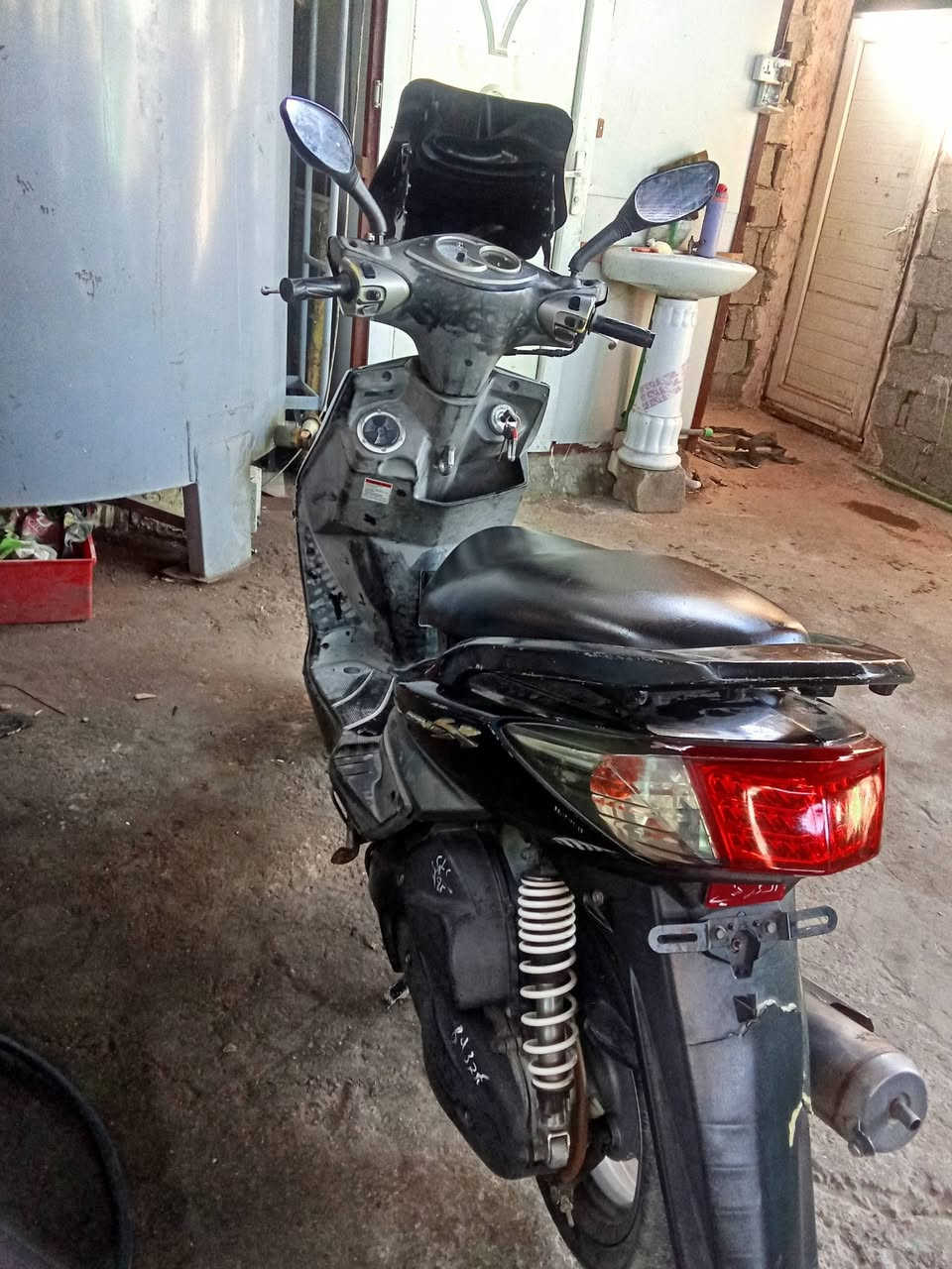 السلام عليكم دراجه سكنس للبيع دراجه رايدها 900 دراجه حلوه شراي يتصل على هذا الرقم ***********
