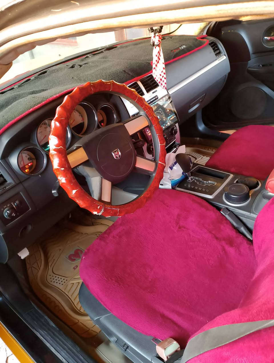 للبيع فقط
 جارجر 2010 اصل رقم انبار باسمي مصفره هيئه وغرامات السعر 90 وبيها مجال حگ الجيه مكان البصره سفوان 
رقم الهاتف‏‪‏‪0781 384 4071‬‏
