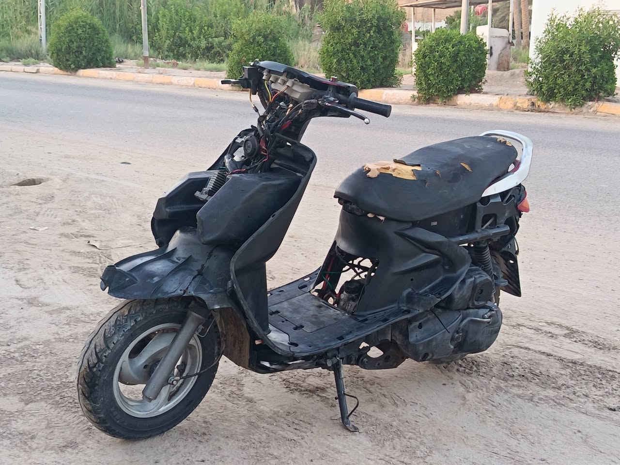 السلام عليكم فراشه فحل للبيع مفتوحه مره وحده شلع معدل فول كهربائيات كلهة شغاله سلف هندر مكينه ناعمه نقصهة بس جوزه او يده مال سلف سعرهة 225 او بيهة مجال بصيط مكاني شاميه ناحيت الصلاحيه ***********
