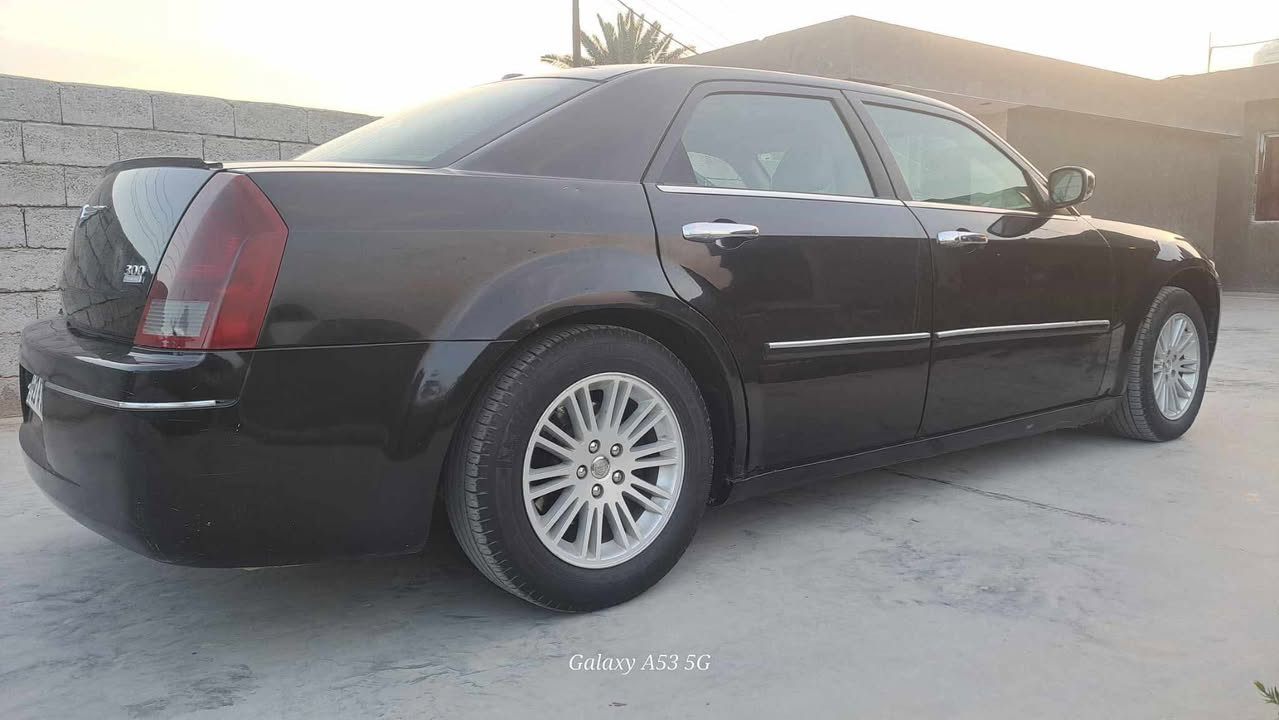 السلام عليكم
النوع : اوباما 
الموديل :2007
الرقم : سليمانيه ( تحويل مباشر ) 
🛑حادثهه جاملق أمامي 
وبيها تكحيل هلال الخلفي 
ولجاملق لأمامي بيه صبغ 
بدون قطرة معجون لسياره 
دواخل كلها سليمه 
* محرك : 3500
* سياره خير من الله كير محرك غرفه مرتبه 
*  حداديه 70‎%‎
العنوان : واسط 
 
باقي التفاصيل الاتصال ؏ الرقم 
***********
