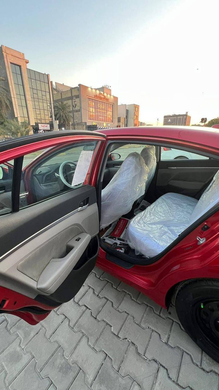 السلام عليكم  النترا موديل 20وارد امريكي حادثهه بنيد مبدل وجاملغ الايمن صبغ فقط
السيارة مواصفات نص فول رقم بغداد بأسمي السيارة بدون دواخل كير محرك مكفولات 
السعر 125
العنوان بغداد 
للااستفسار ***********
ملاحضة صور الحادث مرفقة بلمنشور
