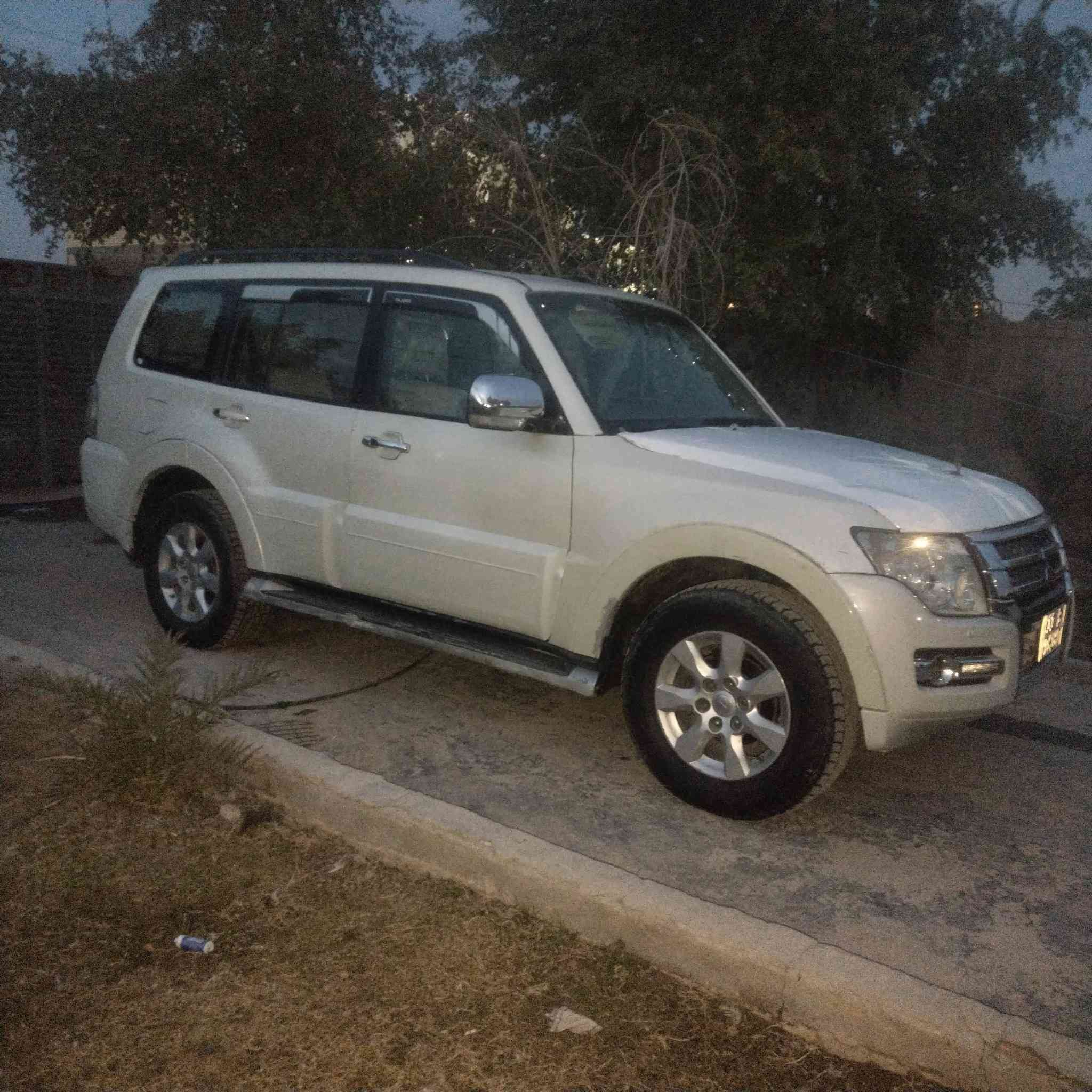 السلام عليكم سياره باجيرو 2010 حبتور واحد علئ واحد فول موصفات سياره كفاله عامه ماعده صبغ في باب السدر وباقي كفاله تفحص علئ السونر محرك 3500 مكفول كير مكفول سياره جاهزه مال جناي مكاني نجف
السعر 130 وبيه مجال للشراي اتصل وبيك خير وتدد ***********
