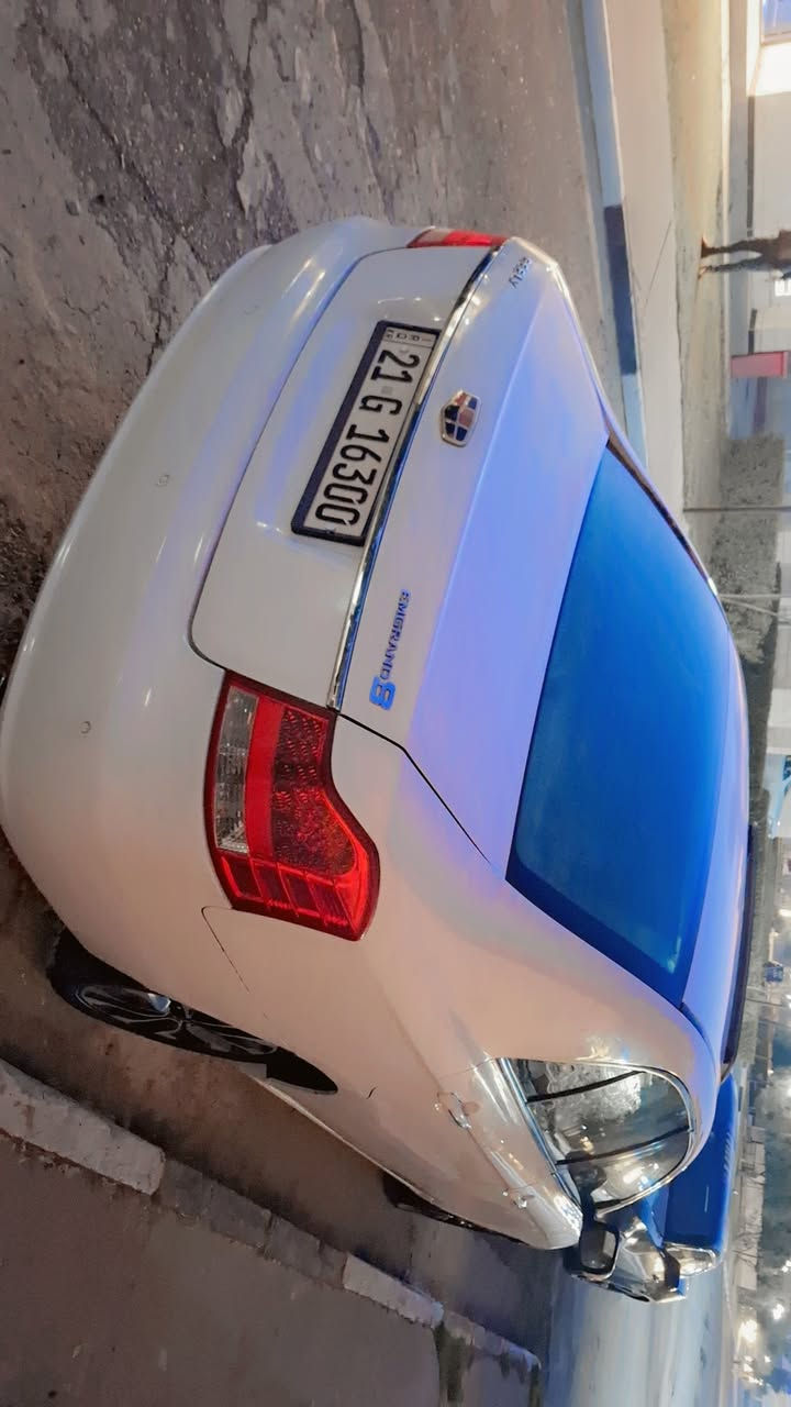 جيلي امكراند S8 موديل 2013  رقم سليمانيه جديد حجم كبير محرك حجم 2400 مواصفات سلايت حساسات بردات كهربائي كله شغاله تبريد تدفئة بلادى داخل اصفر جلد تبريد قتعتين شاشة ايباد كامرا سيارة بيه قطعتين بونيد وجاملغ أمامي رش بدون دواخل
ترهم مراوس وترهم بيع للاستفسار رقم الهاتف ***********
