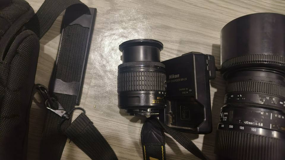 سلام عليكم للبيع نيكون٥٣٠٠ مع عدسات اثنين مع ملحقاته الاصليه نضيفه كلش بس شمعه فلاش عاطله تتصلح ٢٥ ولزوم جبير شغال كله بس مرات يشكل لان متروكه بي تراب سعرهه٢٩٠ بغداد, العراق


**إذا كنت صاحب هذا الإعلان وتريد حذفه لأي سبب، رجاءا أرسل رسالة إلى الدعم الفني**