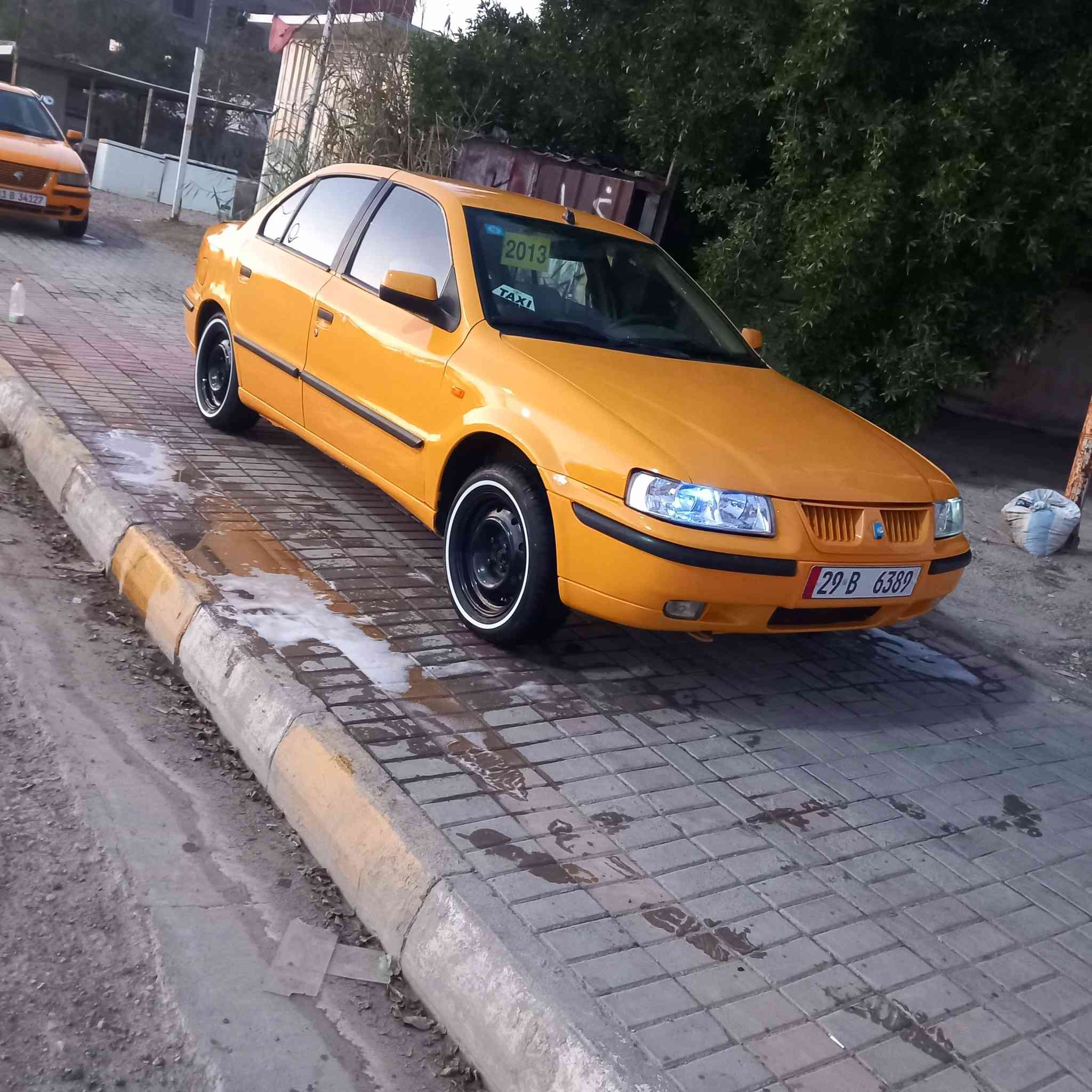 سلام عليكم
سمند ناطق. موديل. 11 

سيارهه معمره تعمير جديد.  + سنويه ل 28 قم نكليزي بسمي

كيرر او مكينه كفاله من كلشي 

دوشمه كشنات او تنته او بطاين بيبان جديد سفريات 

سيارهه مناقصات اي شي. نقصها بس تبريدد 

المكان واسط كوت.   التواصل.  ***********
