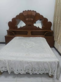 غرفة نوم • بوفيه نضيفه • خشب