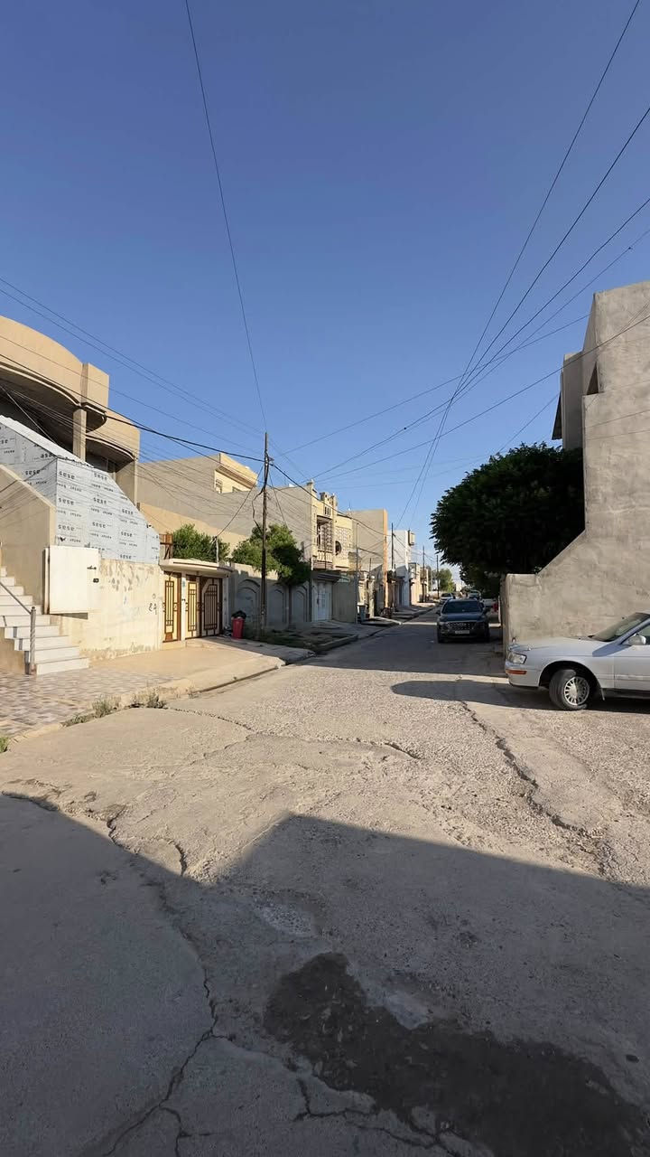 ‼️بيع مستعجل‼️
دار للبيع في حي السماح قرب شارع اربيل

موقع مميز قرب الشارع العام
مساحة الدار ١٢٥ متر وبواجهة ٦ ونص
يحتوي على طابقين ونص 
يحتوي الطابق الارضي على غرفه نوم سويت وهول واستقبال ومطبخ وصحيات وكراج وصحيات خارجية
يحتوي الطابق الثاني على غرفه نوم سويت وهول واستقبال ومطبخ وصحيات 
يحتوي الطابق الثالث على غرفه نوم سويت وهول وسطح ناصي وعالي

بناء الدار حديث وجاهز

للاستفسار اكثر مراجعة مكتب صفوان السنجاري الكائن في شقق الخضراء مقابل السيطره القديمة

أو الاتصال:***********
***********
