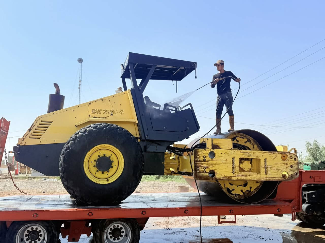 سلام عليكم حادله البيع موديل ٢٠٠٤رقم بغداد هاذه الجديد مكفوله وخير من الله الستفسار ***********
