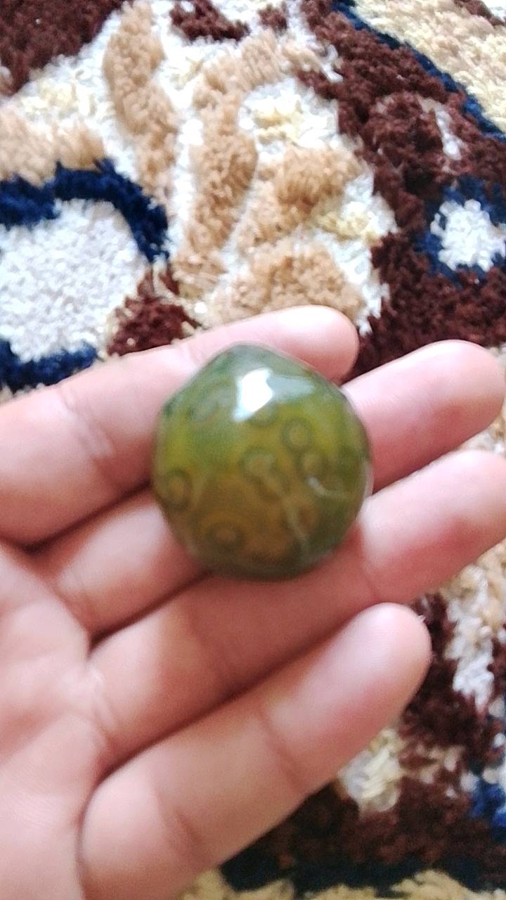 حجر الجزع السليماني الخام نوادر 
المو
هل الحجر طبيعي تمامًا أم تمت معالجته؟: 
طبيعي تماماً 
ما هو موقعك لإجراء عملية البيع؟: 
سلمان باك المدأن 
ما هي طريقة التواصل المفضلة لديك؟: 
واتساب اوك اتصل