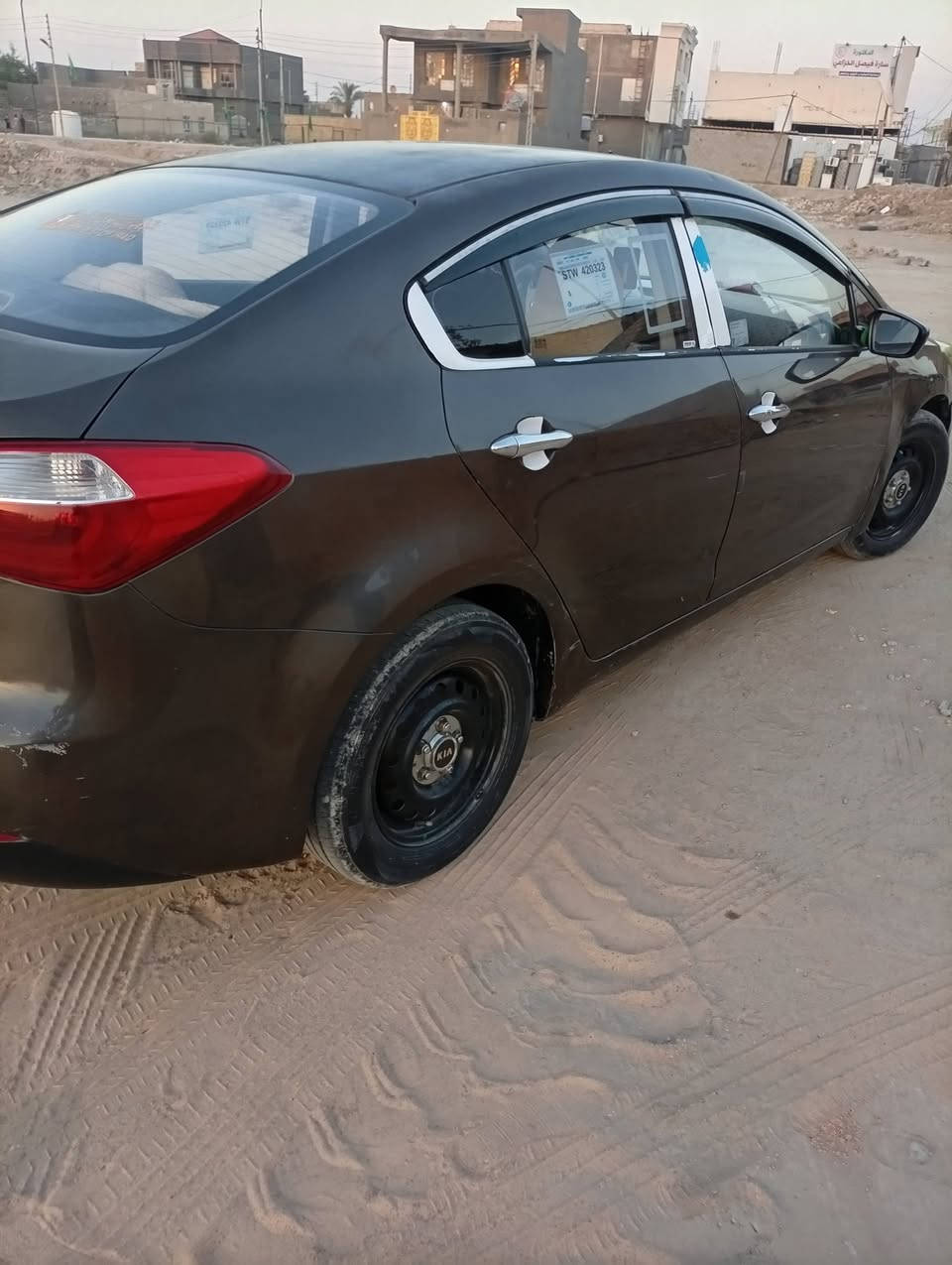 سلام عليكم سيراتو موديل ١٤ خليجي الشركه العامه الدوليه سياره بيها الجاملغ الكدام امبدل وشويه صبغ بلحافه مال الباب الوره والباقي كفاله مكينه ١٦٠٠ مكفوله كير مكفول رقمها مثنى مداور ابكل وقت سعرها ١١٠ للاستفسار ***********
