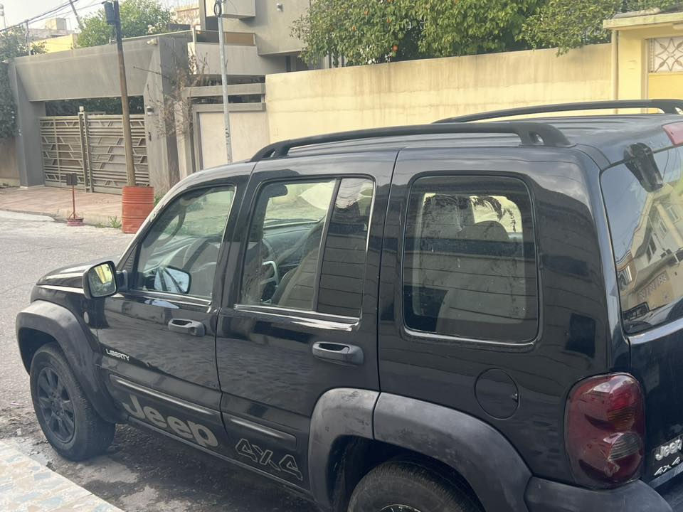 السلام عليكم جيب ليبرتي للبيع موديل 2004 محرك 3700 رقم نينوى الجديد شرط التحويل بيها صبغ جاملغ السعر 75 ورقه و بيها مجال بسيط لاتصال
اسيا ***********
زين ***********@
