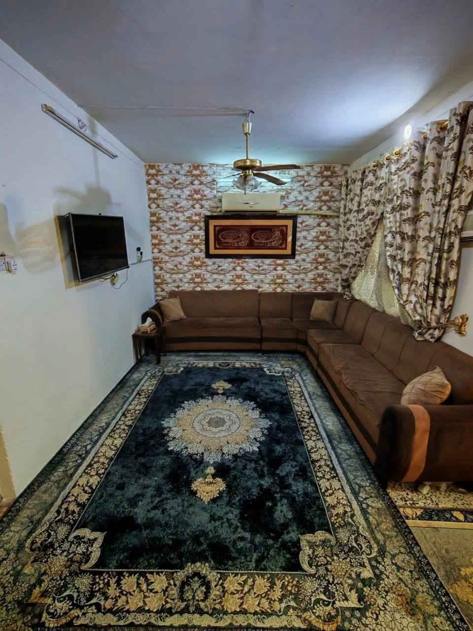 دار طابو صرف للبيع
في حي التعليب
📍 فرع مطعم محمد مندي – ثاني فرع على اليمين.
📐 مساحة مثالية: ١٢٧.٥ م²
🏠 طابق واحد بتقسيم مريح يضم:
غرفة نوم، صالة، هول واسع، استقبال، حمام، تواليت، مطبخ، بيتونة، إضافة إلى تواليت خارجي.

✨ البيت بحالة جيدة وجاهز للسكن فوراً
🚶‍♂️ يبعد فقط 10 دقائق عن الإمام، مما يجعله خياراً مناسباً للسكن أو الاستثمار.

#السعر٢٧٥مليون قابل للتفاوض

📞 للاستفسار والاتصال:
***********
***********
