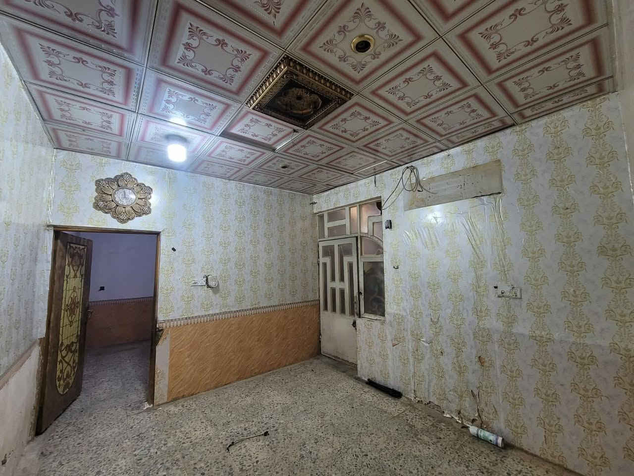 بيت للايجار 🏡 
شارع مطار القديم 
100م سعر يجار 175


**إذا كنت صاحب هذا الإعلان وتريد حذفه لأي سبب، رجاءا أرسل رسالة إلى الدعم الفني**