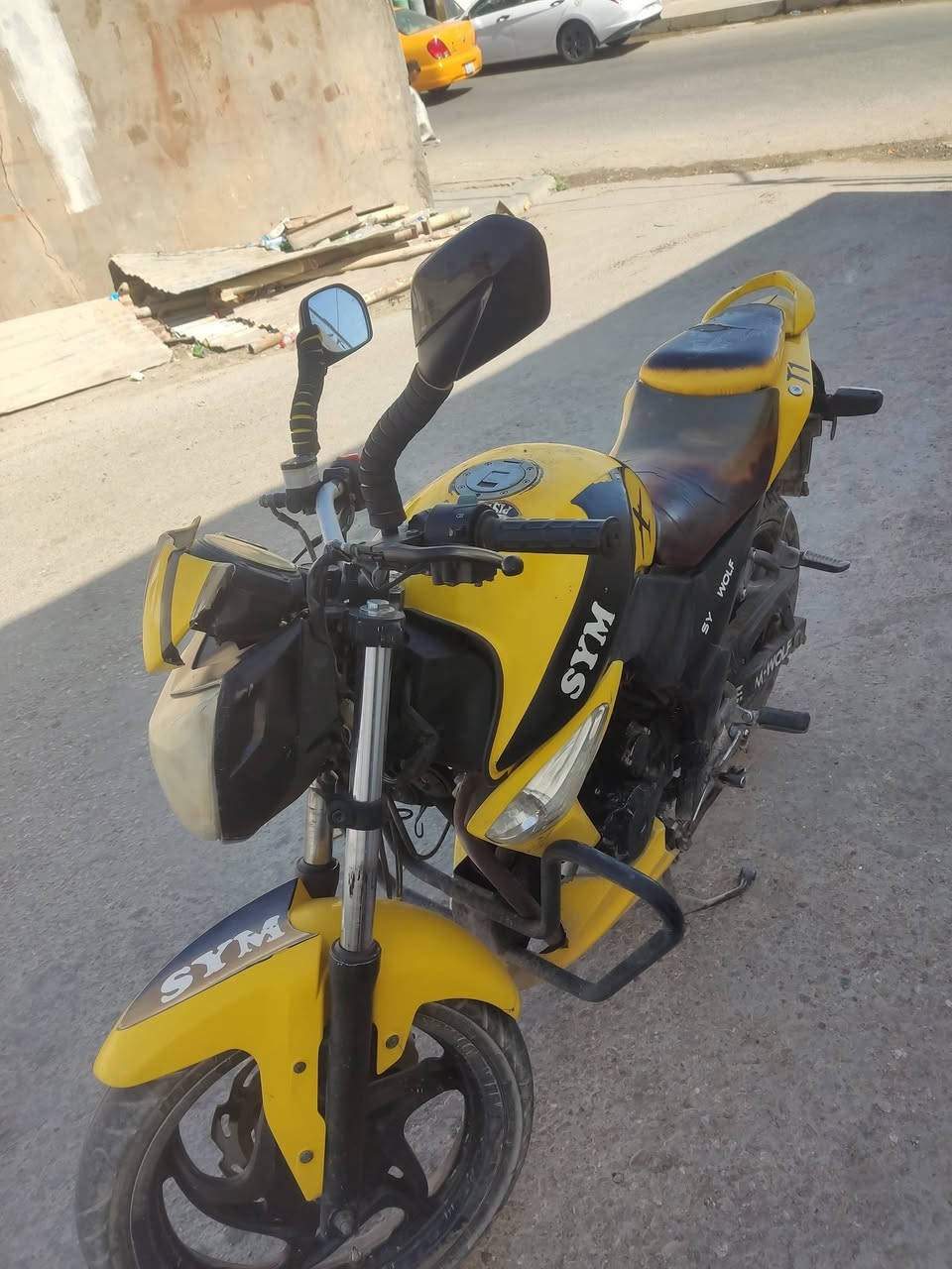 سلام عليكم ماطور سايم بطح شغال نكره ما بي كل عيب كهربائيات شغاله محرك كير كلشي ما ناقصه سعر 450وبي مجال بسيط لتفاصيل ***********
