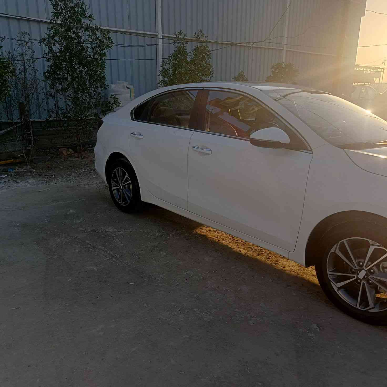 يالله 
k3
2022
فول مواصفات
تبريد قطعتين
دواخل رصاصي
تحكم ستيرن كامل
ماشية ٦٢ وقابلة للزيادة
رقم اربيل تحويل أو وكالة
مكانه نجف
السيارة بيه قطعتين بارد فقط بدون دواخل موشر بالصورة
وباب السائق صبغ
كير ومكينه شرط 
حدادية جديدة
تجميع صيني
السعر ١٣٠ وبيه مجال
للاستفسار الاتصال
مراوس حسب القناعة
‏‪***********‬‏
