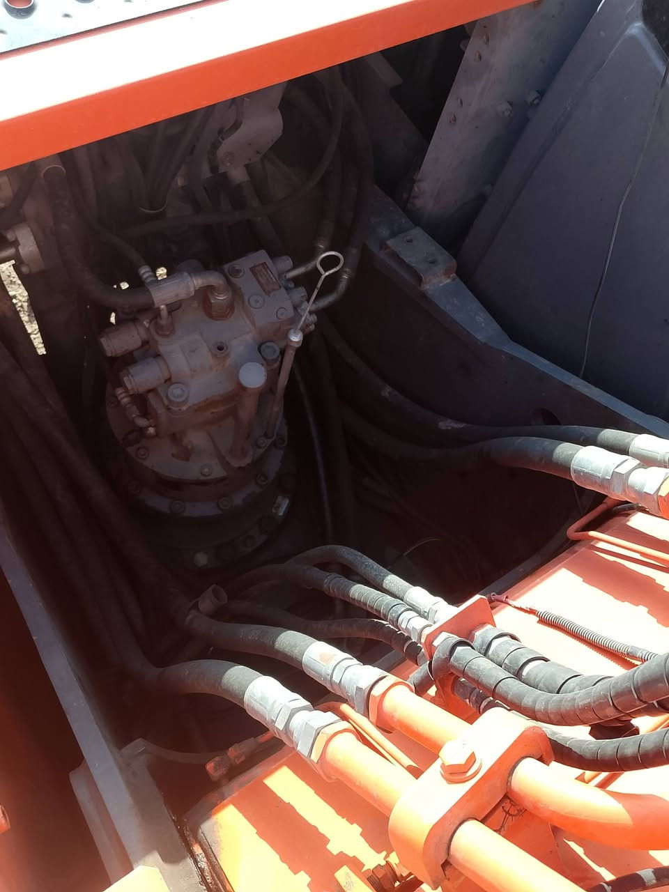 حفاره للبيع 13ياباني اصل مكفوله من مضخه محرك حداديه سنويه مجدده سنة 30بسمي تحويل  ساعات العمل 11الف الشراي يتصل ***********. *********** مكان النعمانيه
