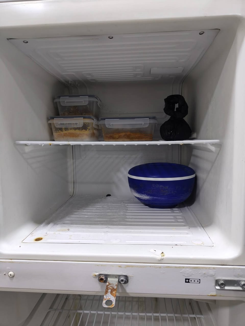 ثلاجه للبيع مستعمله اخت الجديده 
السعر 175


**إذا كنت صاحب هذا الإعلان وتريد حذفه لأي سبب، رجاءا أرسل رسالة إلى الدعم الفني**