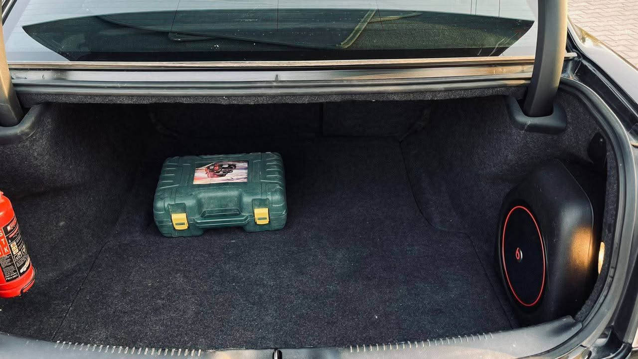 اوباما 2016 S فول كندي كلين بدون ضرر
رقم اربيل ب اسمي 
ماشي71 الف ميل حقيقي 
محرك V6 3.6 بانوراما شفتات  ستيرن سبورت بالگير وبالدشبول سستم صوت ودمام بالصندوك بلادي كشنات حظن وتطريز S كهرباء وتدفئة كشنات الاماميه عداد 260 كيلو مو ميل ويل 20 برونز منظومة لدات وعدسات جديد تبريد كهربائيات غرفه كله بشرط 
مكاني كركوك *********** للجادين بالشراء فقط كركوك, العراق
