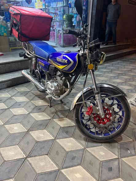 بسبب الوعود الكاذبه سلام عليكم من رخصه الادمن دراجه ايراني 5 كير موديل 2024 الدراجه كامله من كل النقوصات بيها فقط صفاحيه نقص ممشاها 15الف كهربائيات كامله شغاله الدراجه خير من الله شلعه ومعدل  مكينتها كفاله ماشاء الله سعرها 750 بيها مجال مكان شارع فلسطين رقمي *********** فقط رقم غير شي ماجاوب وعلى راسي الشراي
