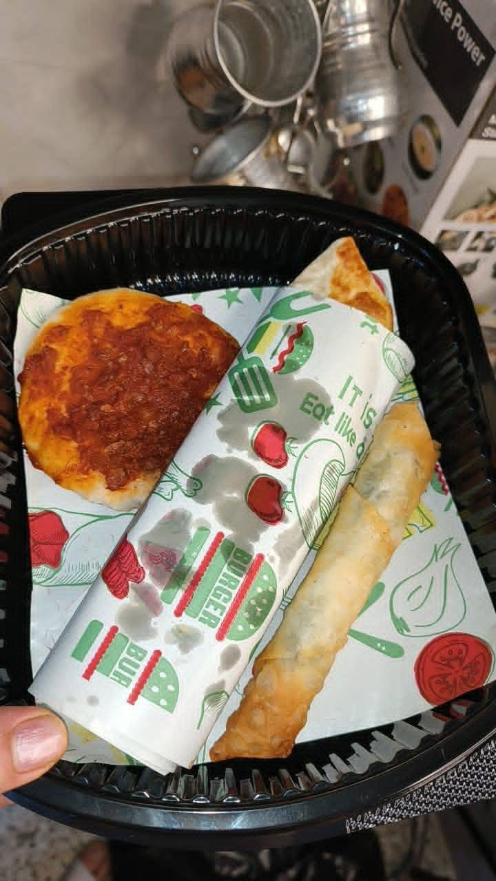 اللهم صل على محمد وال محمد سعر طبق الفين دينار فقط 
يحتوي ع الفه كباب + بوركايه ولحم بعجينه تجهيز جميع مناسبات ***********
