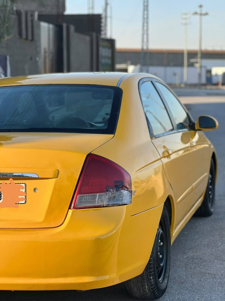 سلام عليكم سبكترا ٩ مكفوله من الضربه والتبديل بيه طخه بسيطه يم قبق البانزين بدون عابر كير ومحرك ٢٠٠٠ خير من الله تبريد شغال كهربائيات كله شغاله وتحياتي للجميع رقم الهاتف *********** مكان السماوه
