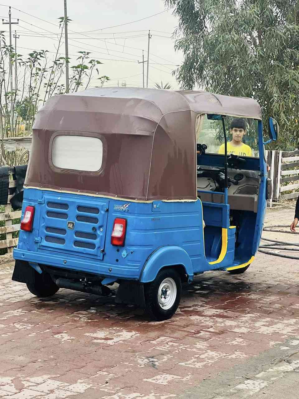 20 شهر // 12 وراق وراق وكيله شاكر
مكاني المجر 

***********
