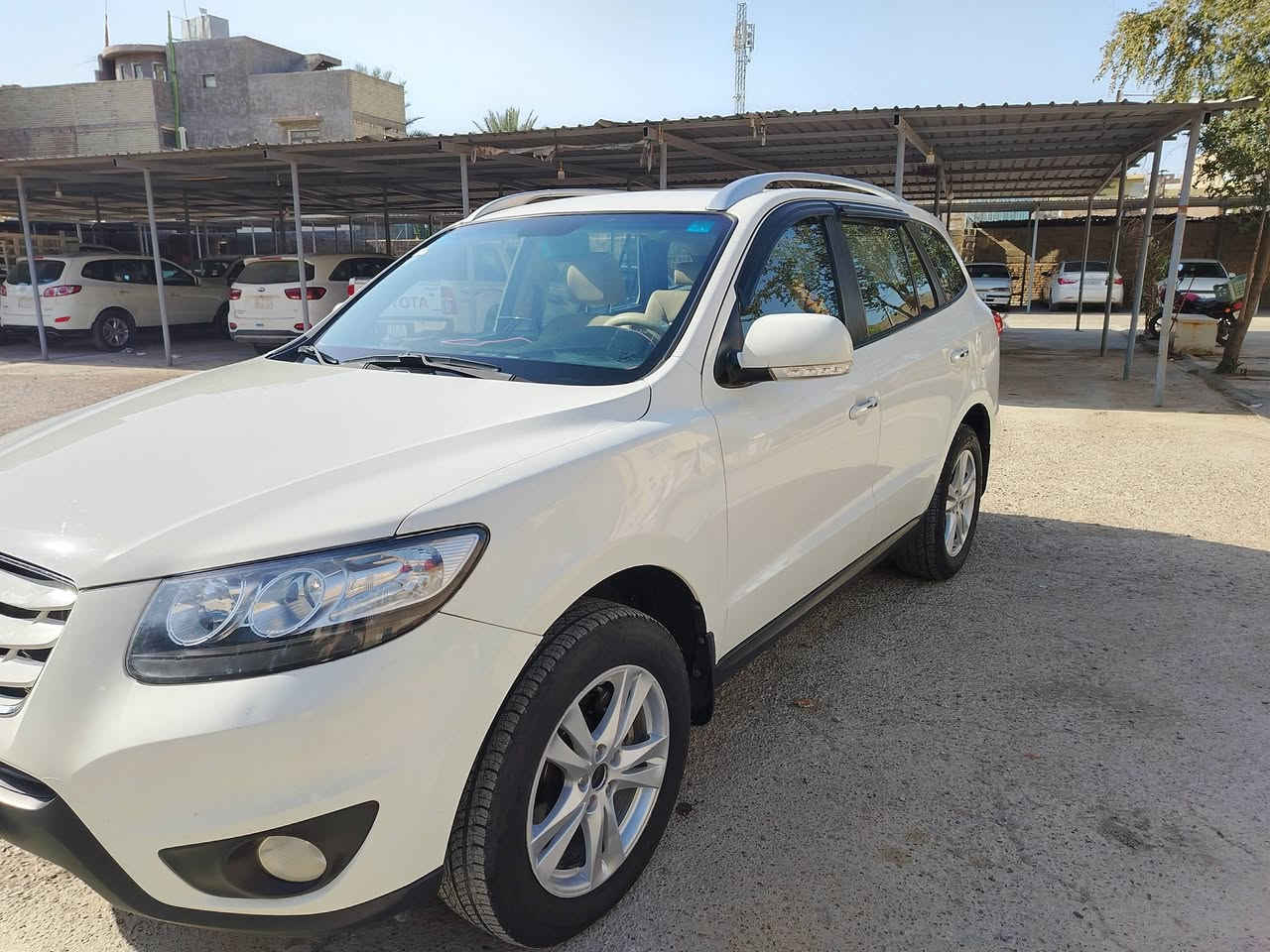 السلام عليكم سنتافي 2012 خليجي مكفولة من الصبغ وال تبديل بصمة فتحة سقف كشن الساق كهرباء رقم دولي جديد محرك 2400 تخم تاير جديد السيارة عليها صيانة كاملة مابيهة اي نقص *********** العنوان بعقوبة
